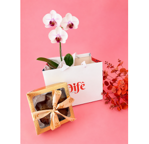 Orquidea com Coração Trufado Caramelo salgado com castanha caramelizada e chocolate meio amargo