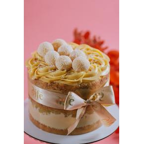 Bolo naked Abacaxi com Doce de Leite e coco
