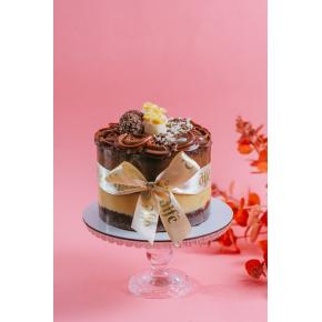 Bolo naked Mousse de chocolate com Ninho