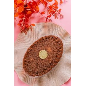 Torta na travessa de Brownie com Caramelo com flor de sal , chocolate cremoso e mousse de Ninho.