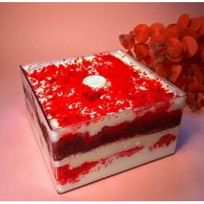Torta Red velvet com Ninho e Frutas Vermelhas